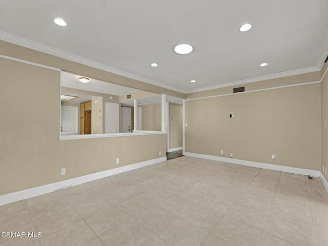 2264 Cochran Street, Simi Valley CA: https://media.crmls.org/mediaz/529db19e-78b9-4840-9459-2d2d4dbba615.jpg