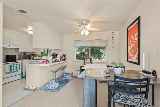 933 Florence Lane, Menlo Park CA: https://media.crmls.org/mediaz/529e58e1-2963-43c7-9362-2167cdda4820.jpg