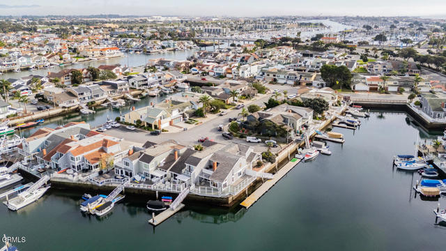 Detail Gallery Image 32 of 50 For 2221 Kingsbridge Ln, Oxnard,  CA 93035 - 3 Beds | 3 Baths