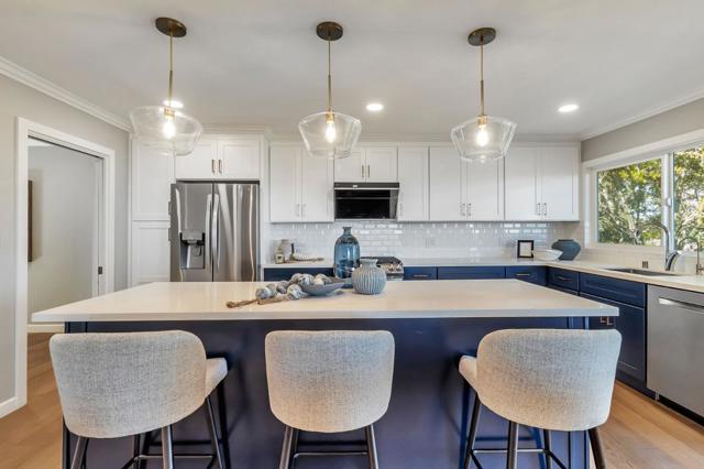 106 Madera Avenue, San Carlos CA: https://media.crmls.org/mediaz/529e7119-493e-4295-b9f2-a556bd3bbb55.jpg