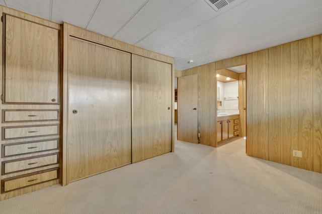 Home for Sale in Lakeside