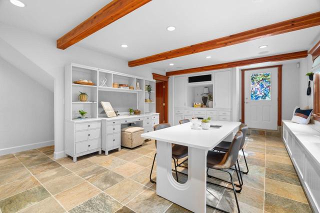 23447 Skyview Terrace, Los Gatos CA: https://media.crmls.org/mediaz/529e9af0-af83-43f7-837e-07cb38e4a2d9.jpg