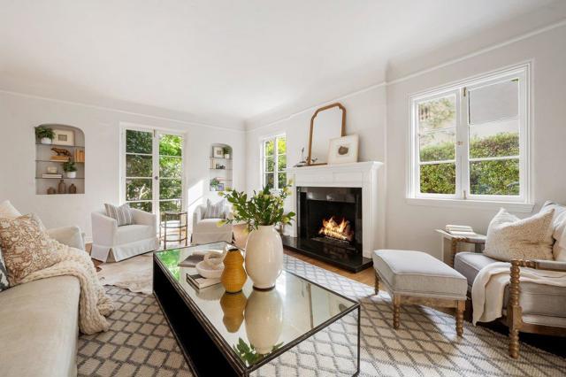 526 W Poplar Avenue, San Mateo CA: https://media.crmls.org/mediaz/529ef27c-54da-4112-af83-bc0fdfffd8bf.jpg