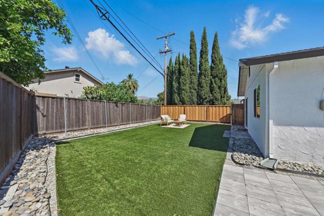 42948 Applewood Street, Fremont CA: https://media.crmls.org/mediaz/529f3ce4-e006-4e31-8eed-28536e59a7aa.jpg