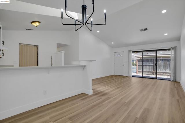 835 Villa Ter, Brentwood CA: https://media.crmls.org/mediaz/529f637c-337b-4a85-abe9-830a39863ee4.jpg