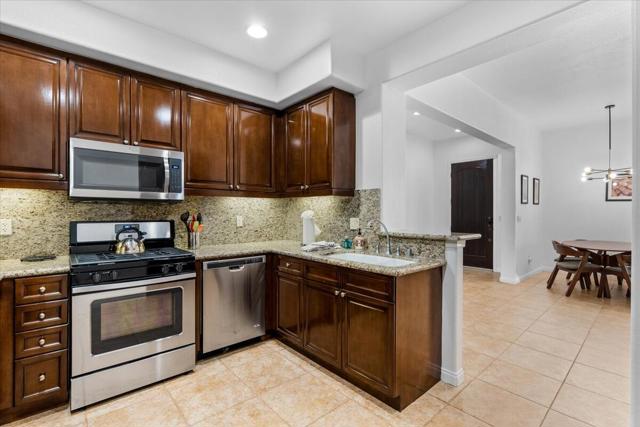 Image 9 of 40 For 48709 Legacy Drive
