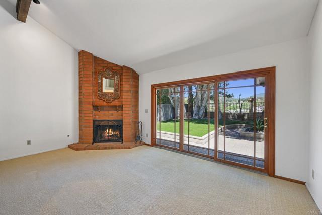 9574 Paseo Montril, San Diego CA: https://media.crmls.org/mediaz/52a0651e-ec22-4a9c-a30b-16ff437a73bd.jpg