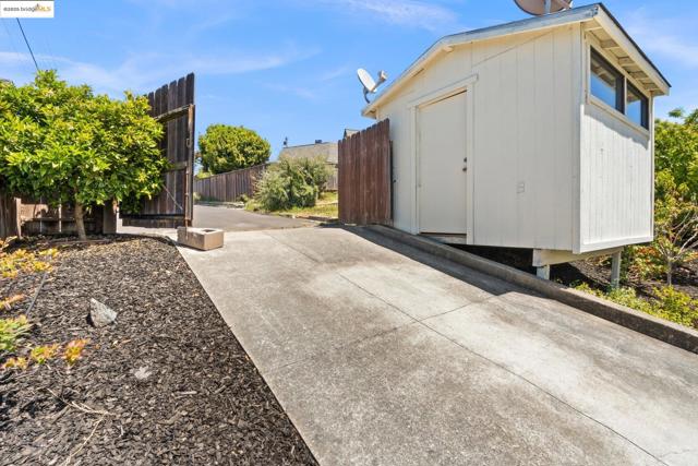 Image 49 of 58 For 1822 Arlington Blvd