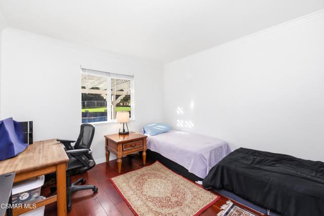 952 Carefree Drive, Simi Valley CA: https://media.crmls.org/mediaz/52a0c51d-d91f-4b7d-8e55-acdec9454054.jpg