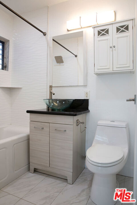 1145 Larrabee Street, 10 photo 14