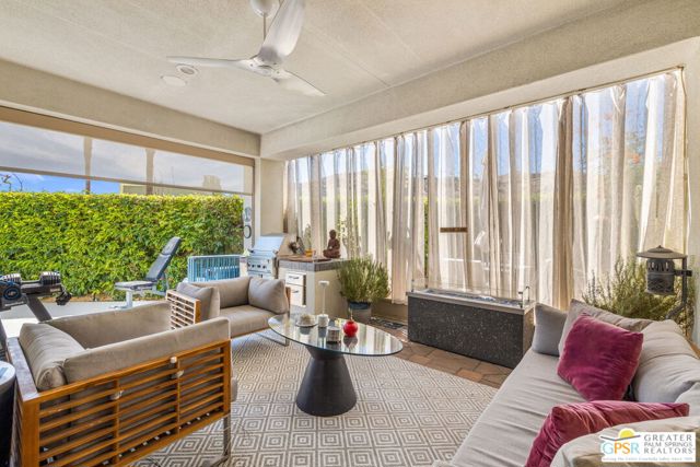 2985 Searchlight Lane, Palm Springs CA: https://media.crmls.org/mediaz/52a12589-3760-474e-a8a5-2126e60763df.jpg