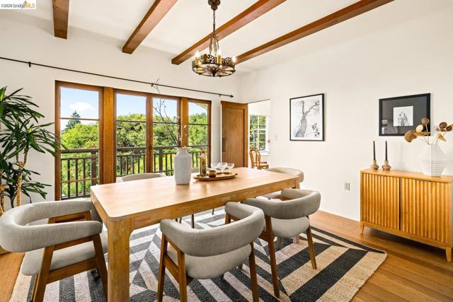 636 Euclid Ave, Berkeley CA: https://media.crmls.org/mediaz/52a15b98-c874-49cf-8640-6785c4746e6e.jpg