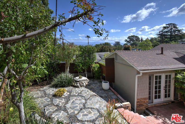 15200 Del Gado Drive, Sherman Oaks CA: https://media.crmls.org/mediaz/52a29ab9-3801-43c3-8940-7fa7180e4b46.jpg