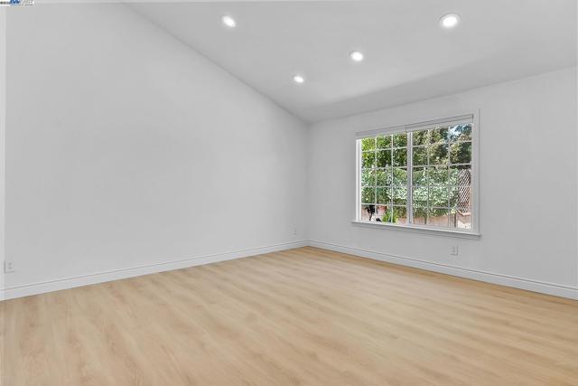 3481 Michael Pl, Bay Point CA: https://media.crmls.org/mediaz/52a2eed5-f1ac-4268-a07b-b69d9de03cb5.jpg