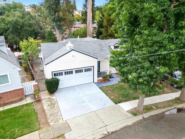 18760 Sandy Rd, Castro Valley CA: https://media.crmls.org/mediaz/52a33e63-3a19-45dc-9dfc-5325c3e287d7.jpg