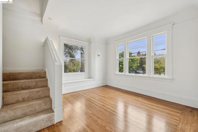1718 Bancroft Way, Berkeley CA: https://media.crmls.org/mediaz/52a520ad-53d5-4d95-a458-2537a5466961.jpg