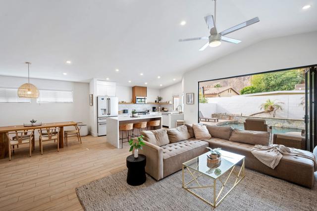 51605 Avenida Carranza, La Quinta CA: https://media.crmls.org/mediaz/52a52a3d-578d-4546-b93f-3cc7802a9968.jpg