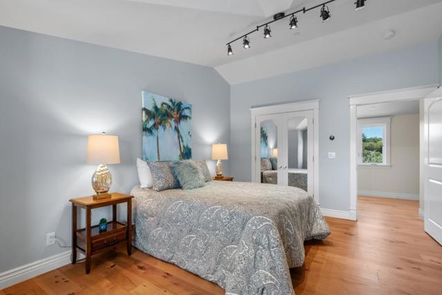 40 S Circle Drive, Santa Cruz CA: https://media.crmls.org/mediaz/52a573f2-6ef7-4bf7-80e3-1296c40106a9.jpg