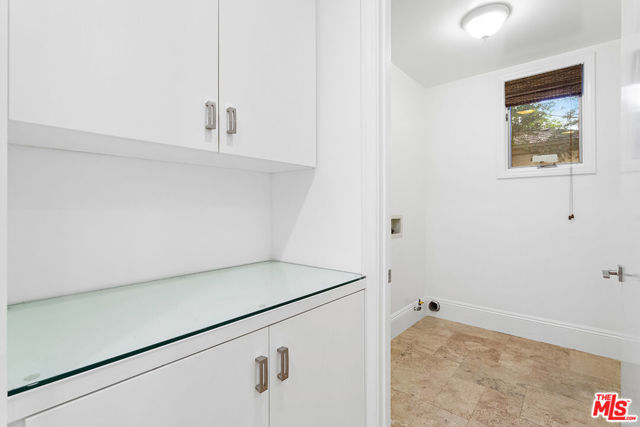 4510 Tyrone Avenue, Sherman Oaks CA: https://media.crmls.org/mediaz/52a5c3e9-8d6b-4bed-887d-95a21fb347f0.jpg