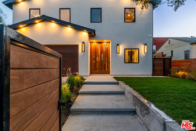 3076 Glenhurst Avenue, Los Angeles CA: https://media.crmls.org/mediaz/52a5fe94-da8b-4b1b-9890-063112105cf8.jpg