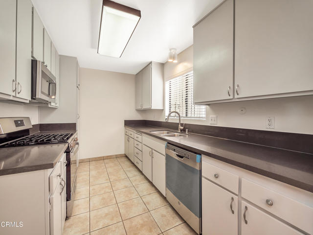 Detail Gallery Image 12 of 48 For 4808 via Colina, Los Angeles,  CA 90042 - 3 Beds | 2/1 Baths