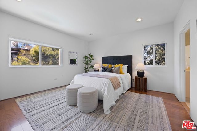 4255 Saint Clair Avenue, Studio City CA: https://media.crmls.org/mediaz/52a6e033-8aa2-420a-9e9c-4a9335792daa.jpg
