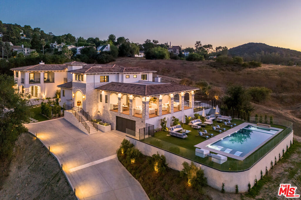 1/2 Dry Canyon Cold Creek Rd — architectural residence