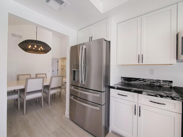 7529 Regency Drive, Palm Springs CA: https://media.crmls.org/mediaz/52a6ed99-79ae-4e86-bd90-3184d3faed57.jpg