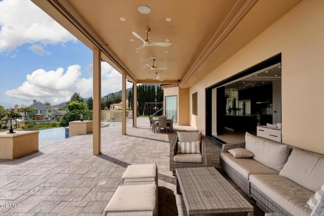 780 Greenridge Drive, La Canada Flintridge CA: https://media.crmls.org/mediaz/52a7144e-a0ac-4daa-814b-502d3b4ed6ac.jpg
