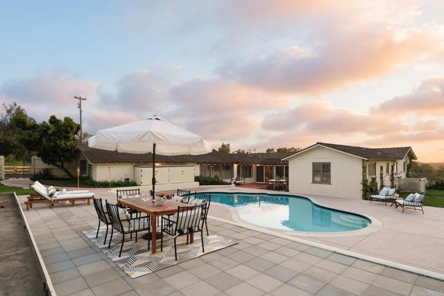 5306 Linea Del Cielo, Rancho Santa Fe CA: https://media.crmls.org/mediaz/52a76dfa-fab0-4f50-82f8-06ef6d2e9151.jpg