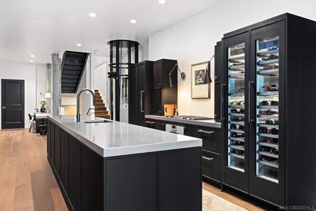 2500 6th Ave, San Diego CA: https://media.crmls.org/mediaz/52a78e7e-edfa-4967-a48b-e7fa59388c3c.jpg