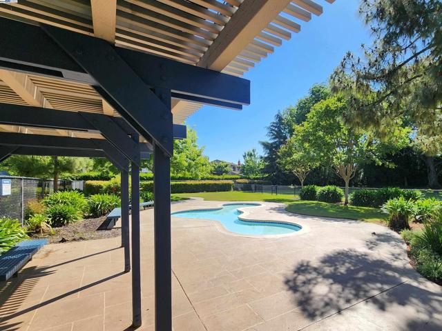 4098 W Las Positas Blvd, Pleasanton CA: https://media.crmls.org/mediaz/52a8de93-0704-412c-a1f5-3714969e8cac.jpg