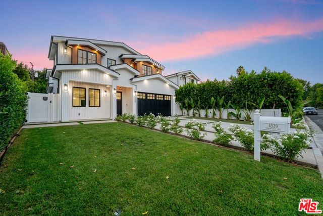 4539 Longridge Avenue, Sherman Oaks CA: https://media.crmls.org/mediaz/52a930f7-39c3-4c93-aada-aecc5e7169c3.jpg