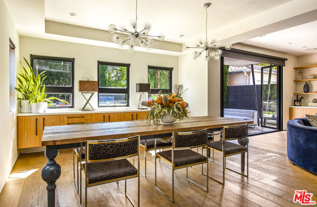 2656 32nd Street, Santa Monica CA: https://media.crmls.org/mediaz/52a9a626-e40e-4395-a533-d93c42531448.jpg