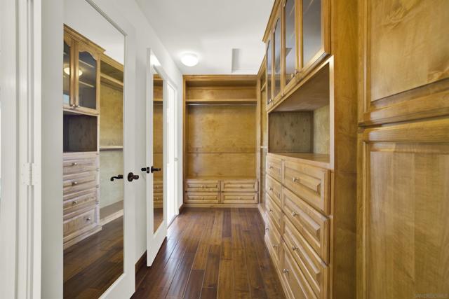 10553 Gaylemont Lane, San Diego CA: https://media.crmls.org/mediaz/52a9e78b-9fed-4515-a3b8-e5a795eb1292.jpg