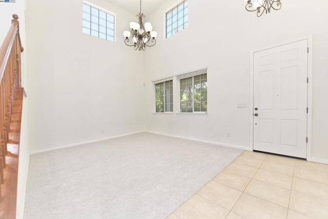 660 Mazzolo Dr, Lincoln CA: https://media.crmls.org/mediaz/52aa3cf3-a3b4-4439-ad95-92c72d6337dc.jpg