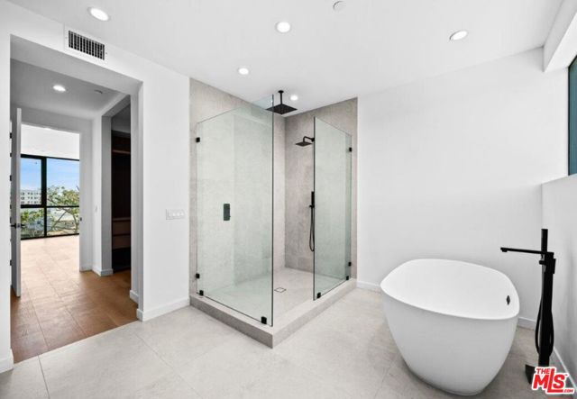 307 North Wilton Place photo 12