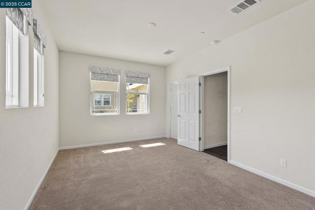 589 W Huntington Ave, Mountain House CA: https://media.crmls.org/mediaz/52aa8276-a543-4c1a-a846-d5b0af535efb.jpg