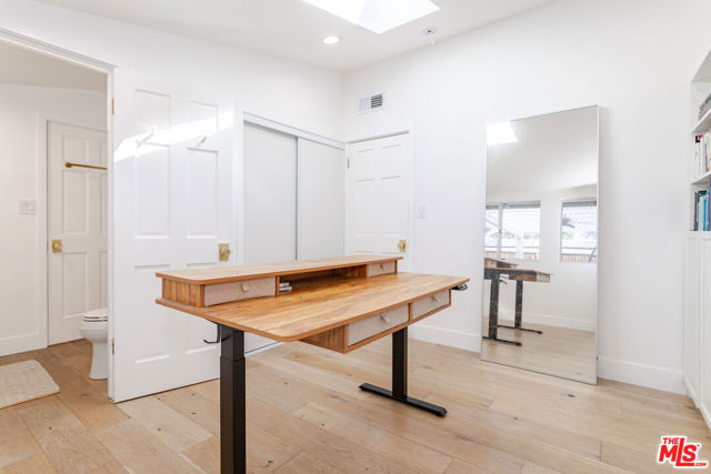 Image 44 of 46 For 19837 Gilmore Street