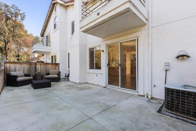16156 Avenida Venusto, San Diego CA: https://media.crmls.org/mediaz/52ab43f9-03d9-4297-9e78-4a53bfb060cc.jpg