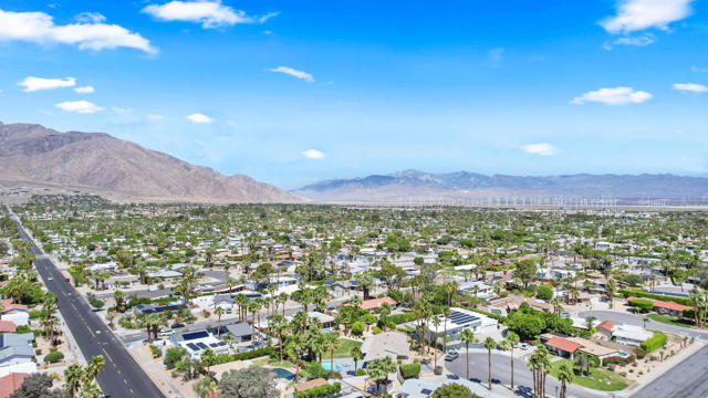 1385 E Via Escuela, Palm Springs CA: https://media.crmls.org/mediaz/52abbc90-fbbf-4f00-8cc4-5c36eec5f92a.jpg