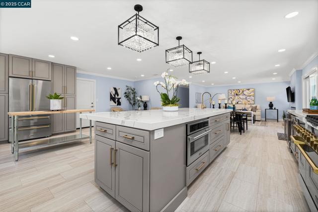 40 Loma Vista, Walnut Creek CA: https://media.crmls.org/mediaz/52abdad8-6b77-4f37-81a6-5db588537a96.jpg