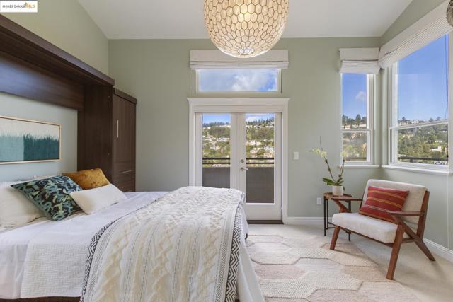 205 Sheridan RD, Oakland CA: https://media.crmls.org/mediaz/52ac4dc9-0434-4d0a-9f8d-7c18ab01394b.jpg