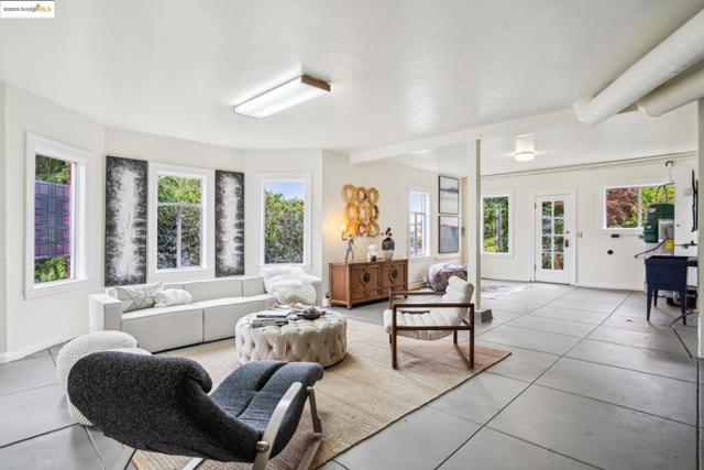 80 Oak Ridge Rd, Berkeley CA: https://media.crmls.org/mediaz/52acb391-0c25-414d-82f5-794a76c219c3.jpg