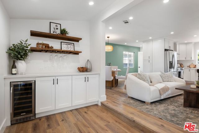 7045 Varna Avenue, North Hollywood CA: https://media.crmls.org/mediaz/52ae1eb8-3023-4f15-9db4-08c50e378141.jpg