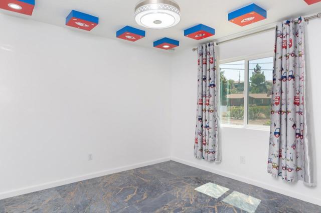12274 Gay Rio Dr, Lakeside CA: https://media.crmls.org/mediaz/52ae8e4c-3146-4f8c-b132-a29a584ee1e9.jpg