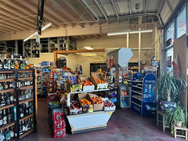 3876 3876 El Camino Real, Palo Alto CA: https://media.crmls.org/mediaz/52af124f-306f-45d5-8ec3-d8a91f4b6833.jpg