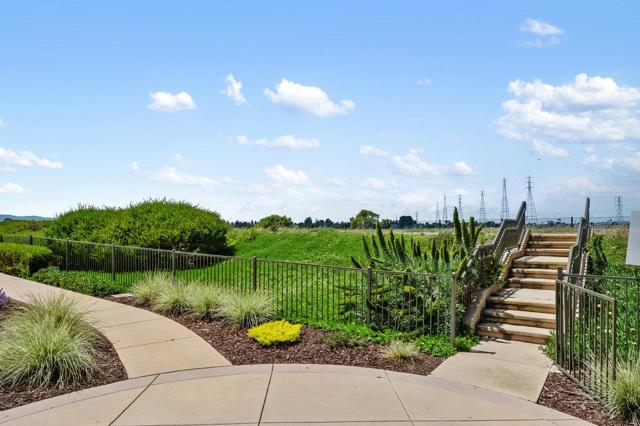 201 Keech Drive,  CA: https://media.crmls.org/mediaz/52af53f8-e38b-4433-aa4e-93062d8feaab.jpg