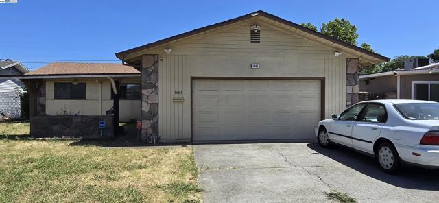 1661 Minnesota St, Fairfield CA: https://media.crmls.org/mediaz/52afb7c0-0cf8-4308-8d89-8eb015cb4354.jpg