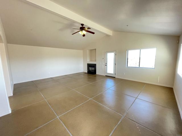 12465 Hillpoint Court, Valley Center CA: https://media.crmls.org/mediaz/52afcbaf-ddc6-4b8f-8504-e81f60b3f11b.jpg
